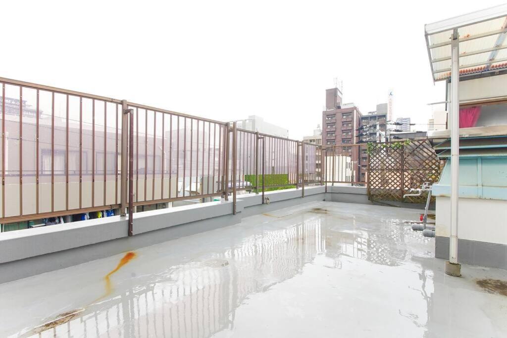 Sanacion Namba 難波千日前の5Ldk120平米 駅徒歩2分 広々バルコニーでバーベキューも可能 Lägenhet Osaka Exteriör bild