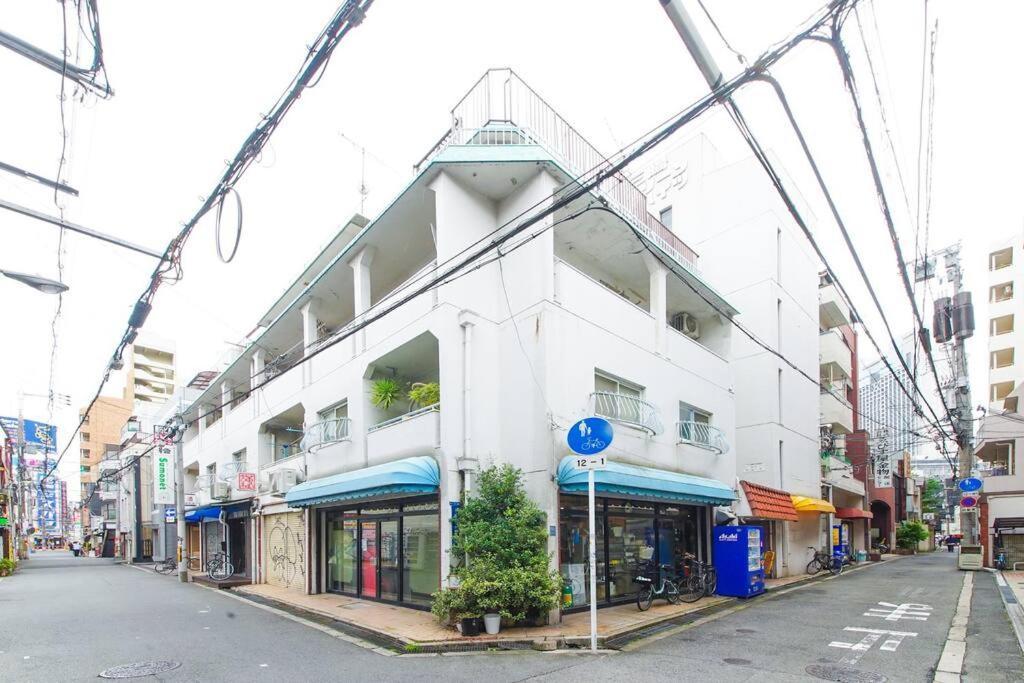 Sanacion Namba 難波千日前の5Ldk120平米 駅徒歩2分 広々バルコニーでバーベキューも可能 Lägenhet Osaka Exteriör bild